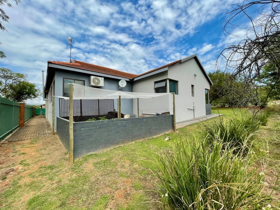 4 Bedroom Property for Sale in Buffelsfontein A H North West
